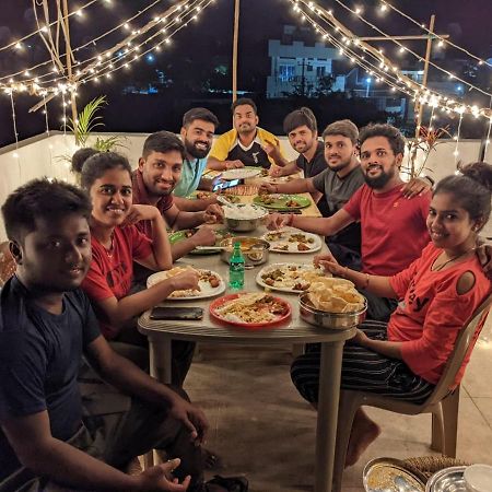 Veeru Homestay Hospet Zewnętrze zdjęcie