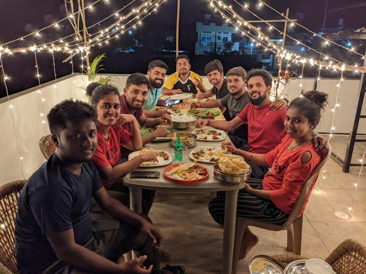 Veeru Homestay Hospet Zewnętrze zdjęcie