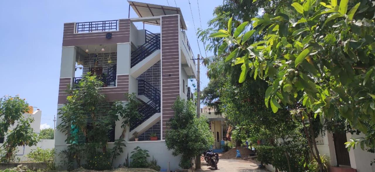 Veeru Homestay Hospet Zewnętrze zdjęcie